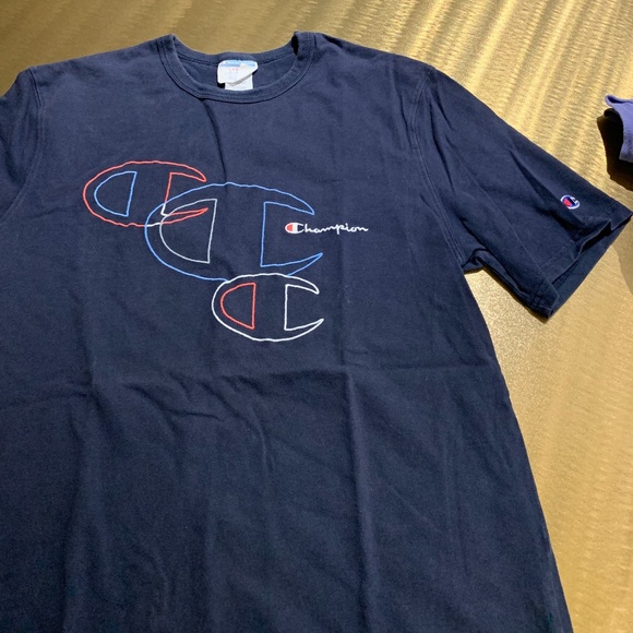 Champion T-Shirt - Picture 1 of 2